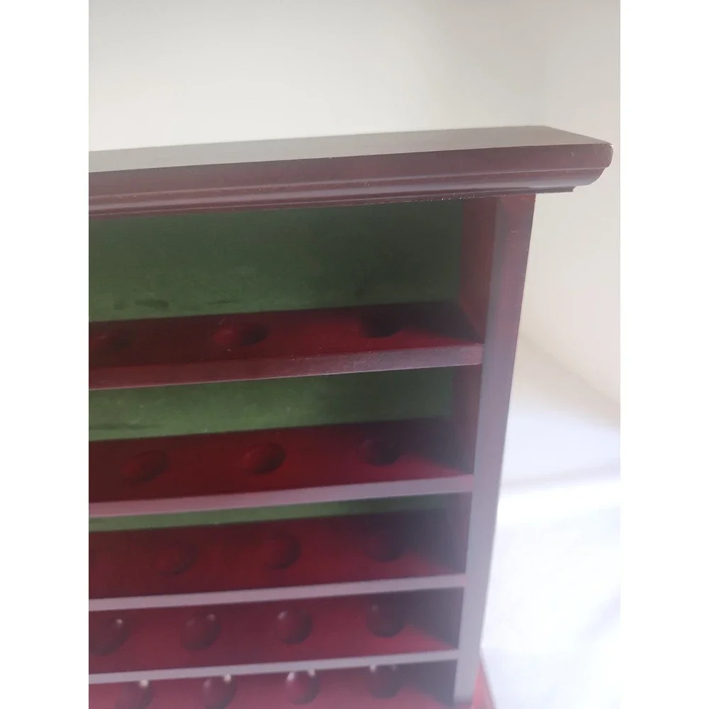 Golf Ball Display Case Wall or Stand Alone Green Felt Back Holds 25 Balls